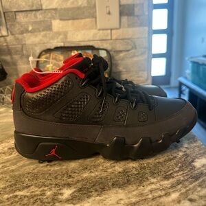 Nike Men's Black and Red Sneakers